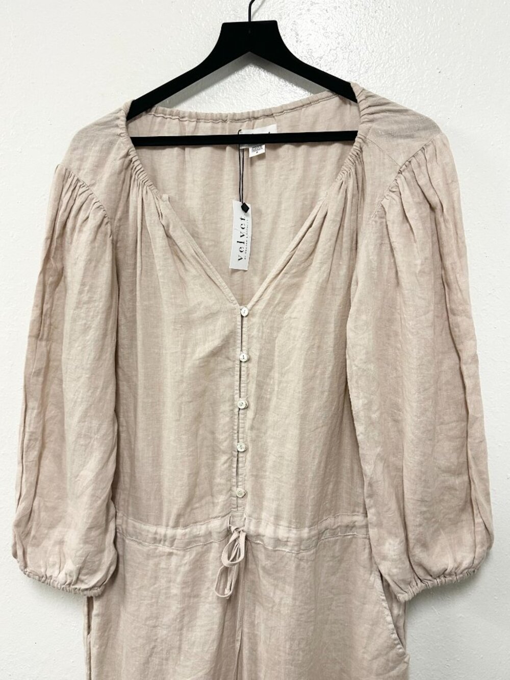 Velvet by Graham Spencer NWT Linen Beige Colored Jumpsuit Sz S